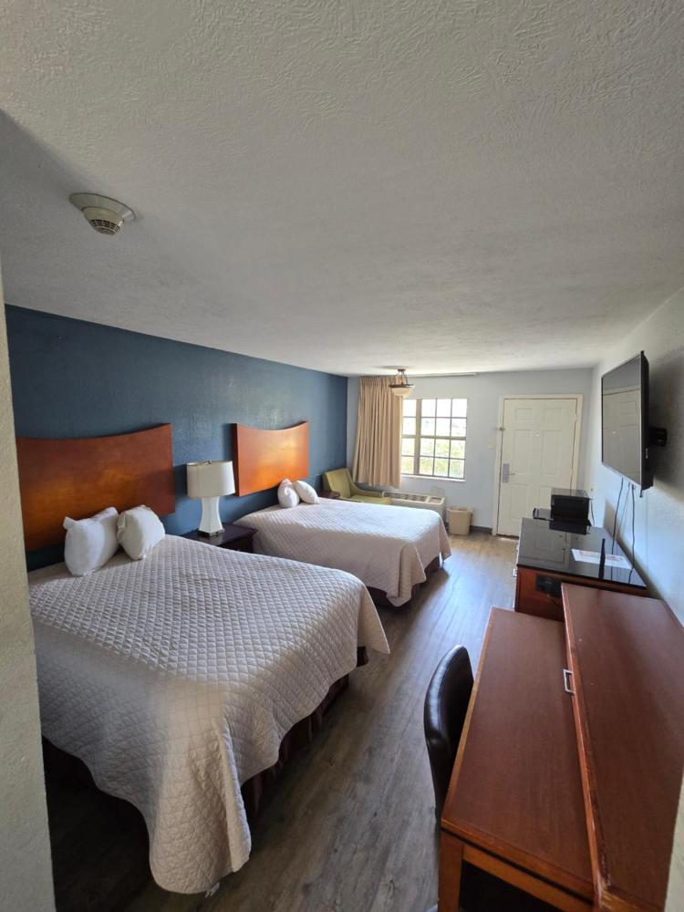 Double Room with Two Double Beds - Non-Smoking interior